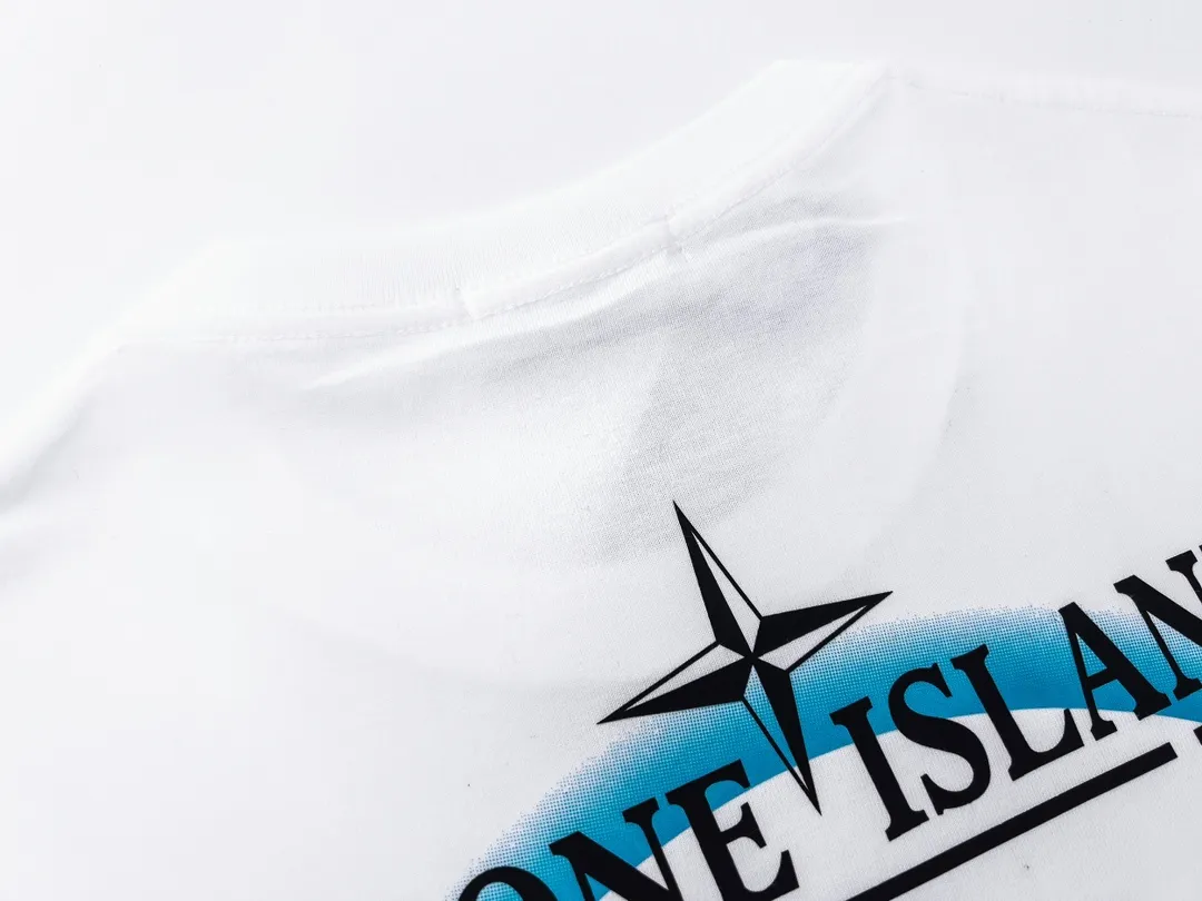 W611#P110💰 [Stone lsland/Stone Island summer new eclipse halo short-sleeved T-shirt] ⚠️[Original creation with high control of details] -The fabric is selected from 230g pure cotton combed cotton fabric, which is soft and comfortable to the touch, sweat-absorbent and breathable. -Simple basic and versatile style, original quality, the first choice for couples. -Made by a large factory, four needles and five threads on the shoulder, neat alignment, high quality workmanship. -Same style for men and women, very versatile One piece by hand, the details are clearly visible. Color: Black White Size: M L